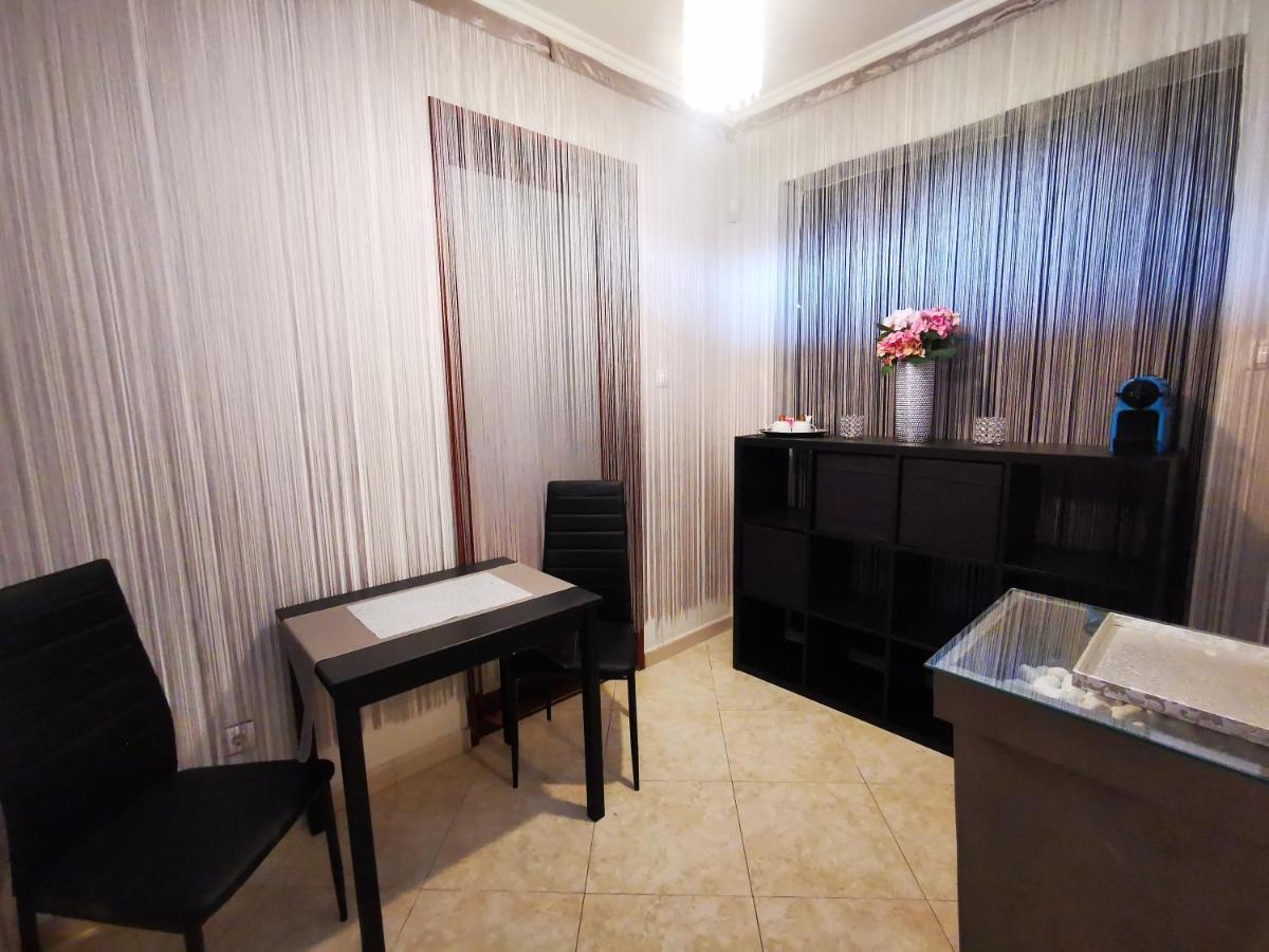 Luxury Basement In The Surrounding Of Budapest Apartment Mogyorod Exterior photo